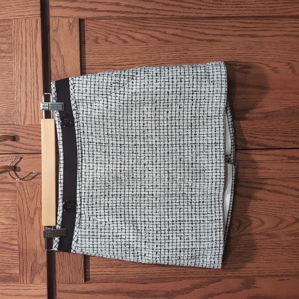 Black and white mini skirt